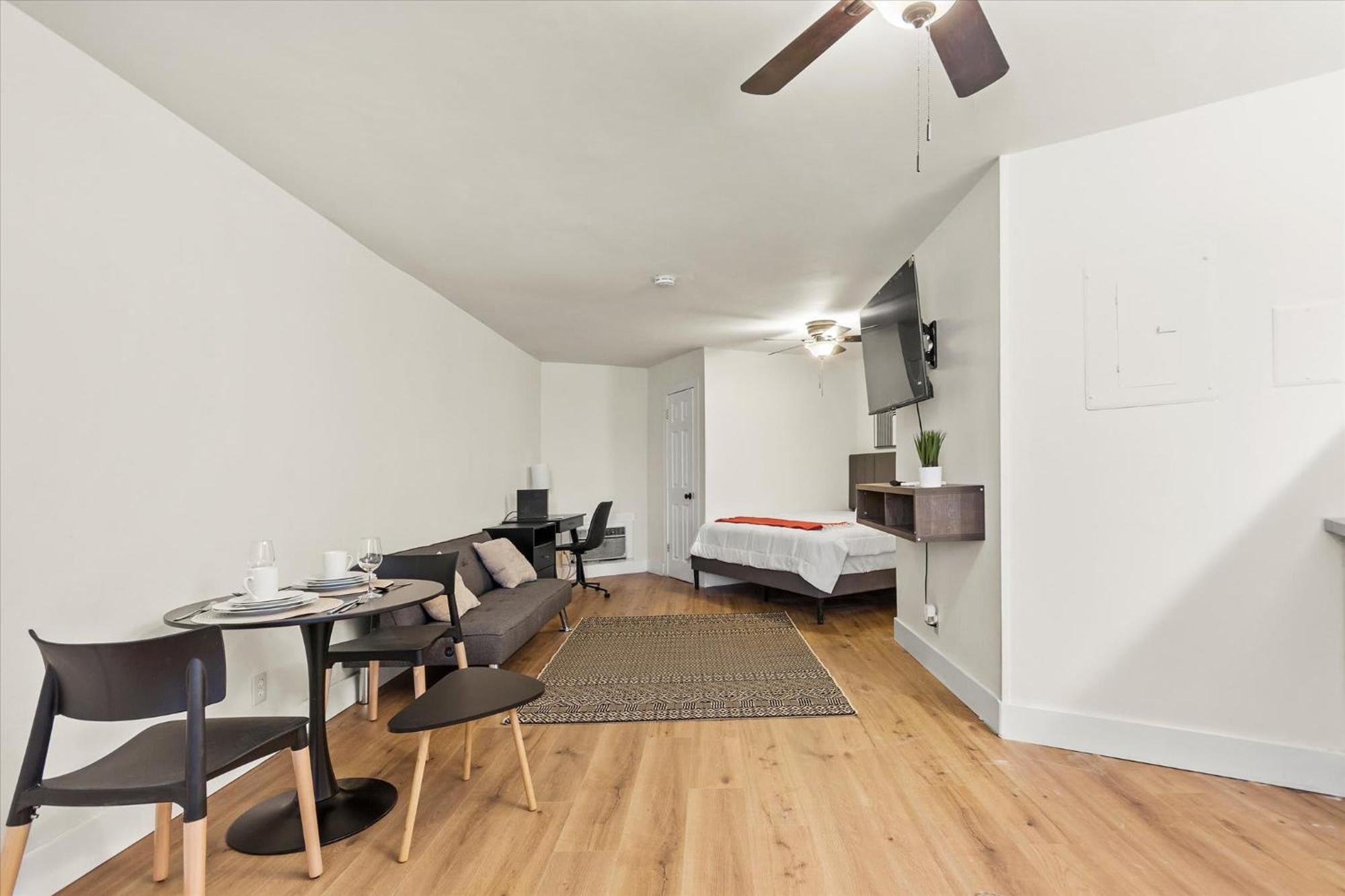 Modern Studio Apartment Near Merrimack Park Huntsville Zewnętrze zdjęcie